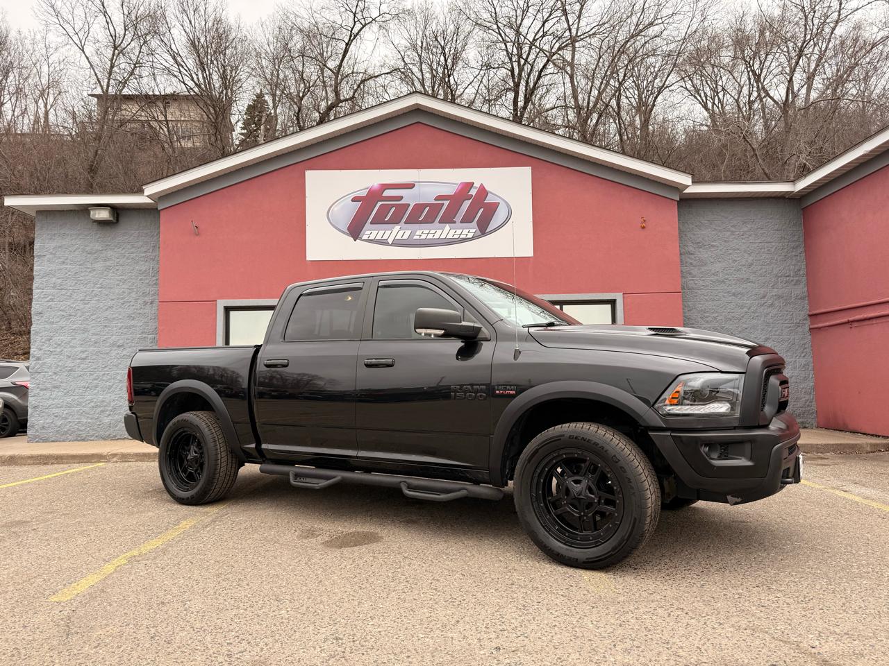 RAM 1500 4WD Crew Cab 140.5" Rebel 2016