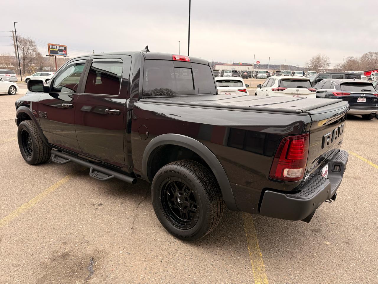 RAM 1500 4WD Crew Cab 140.5" Rebel 2016