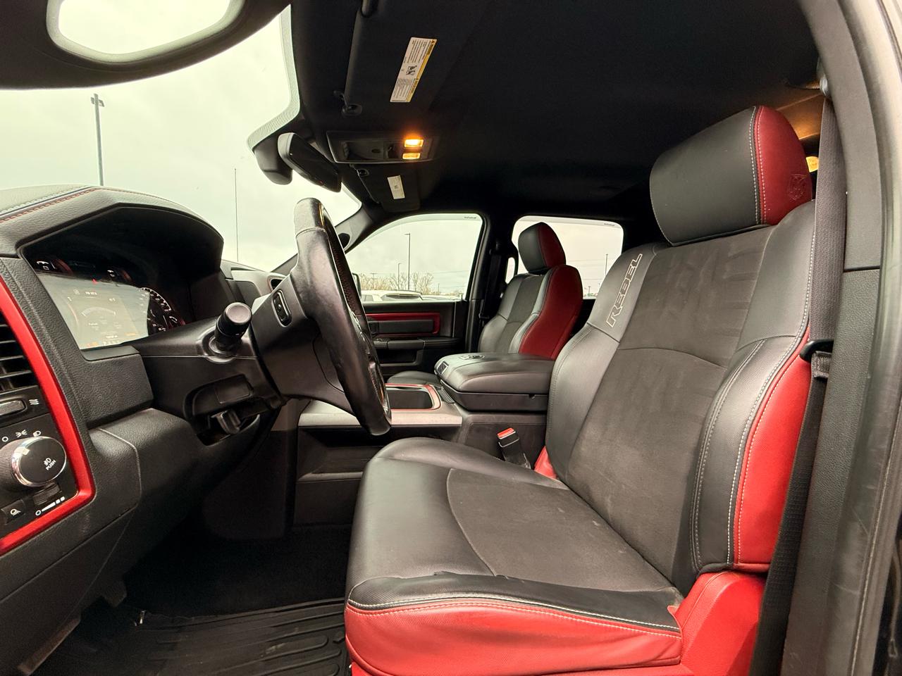 RAM 1500 4WD Crew Cab 140.5" Rebel 2016