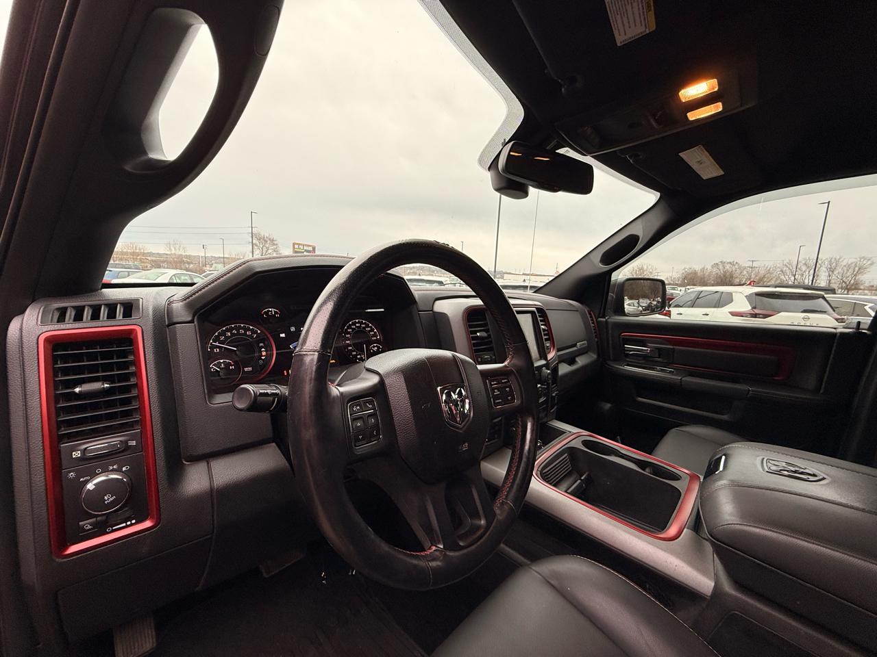 RAM 1500 4WD Crew Cab 140.5" Rebel 2016