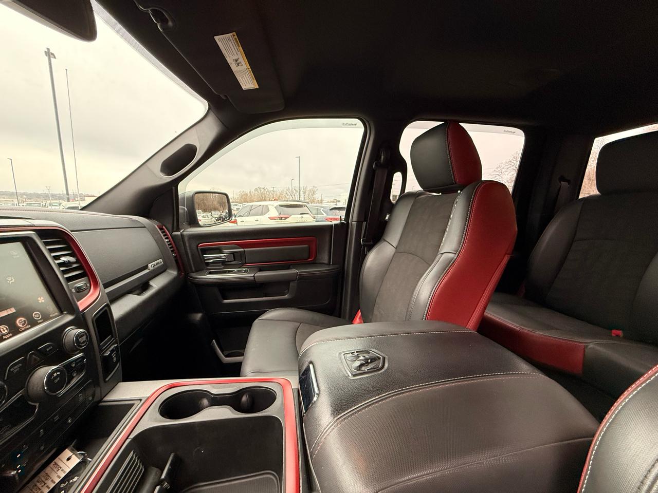 RAM 1500 4WD Crew Cab 140.5" Rebel 2016