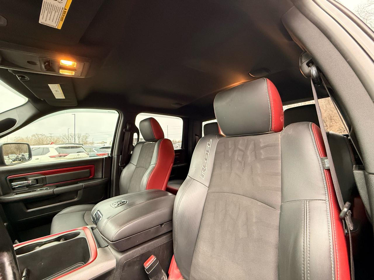 RAM 1500 4WD Crew Cab 140.5" Rebel 2016