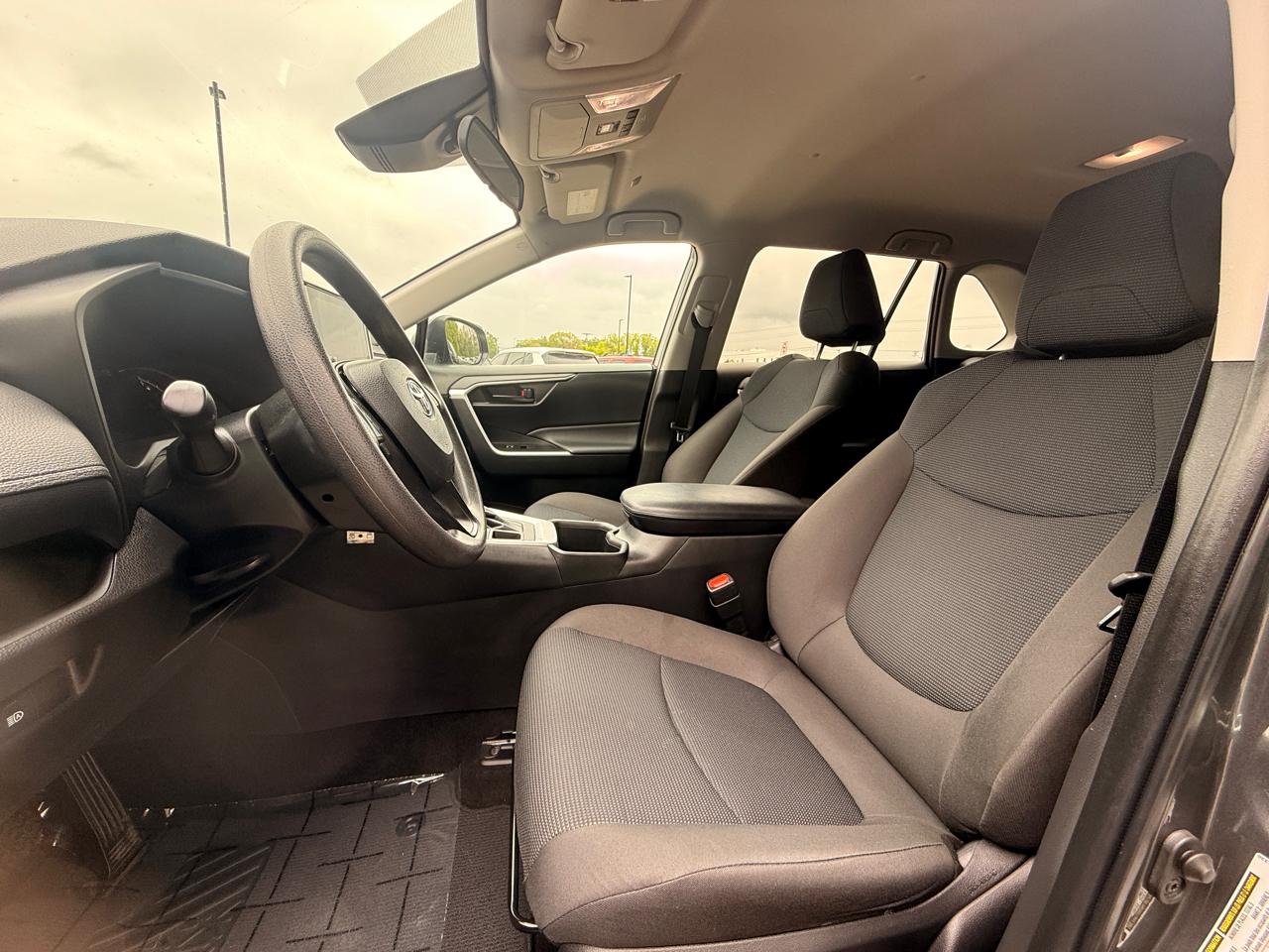 Toyota RAV4 LE AWD 2023