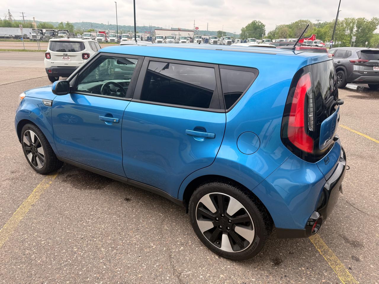 Kia Soul + w/Signature 2.0 Special Edition 2016