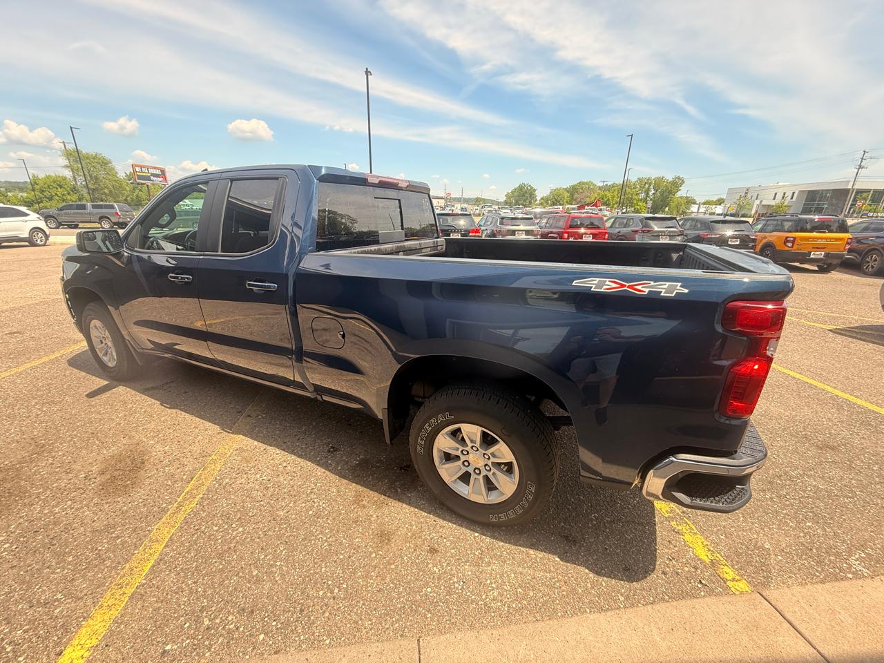 Chevrolet Silverado 1500 2LT Double Cab 4WD 2021