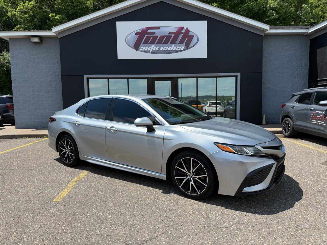 Toyota Camry SE 2022
