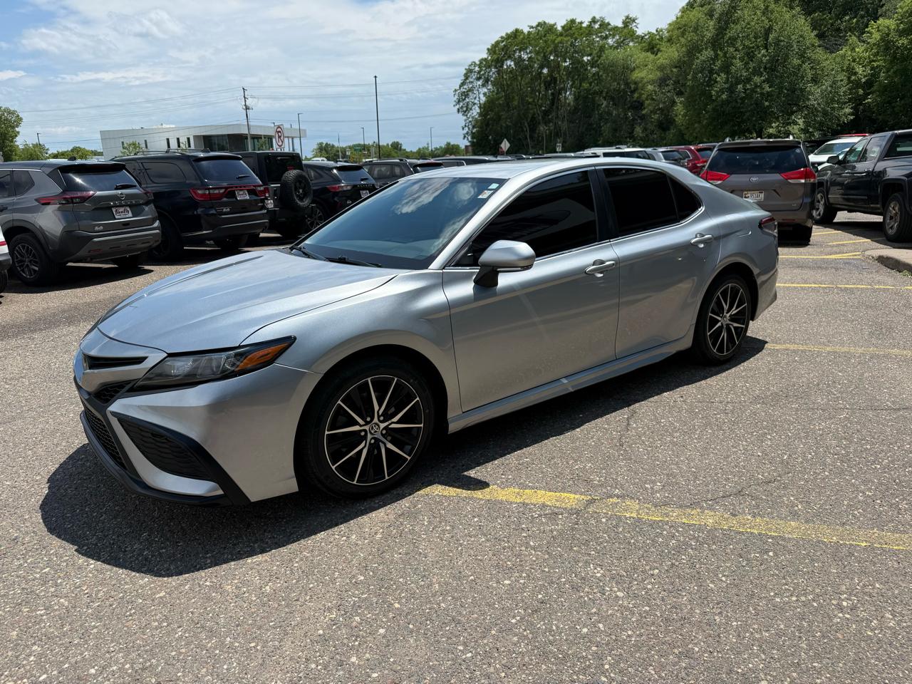 Toyota Camry SE 2022
