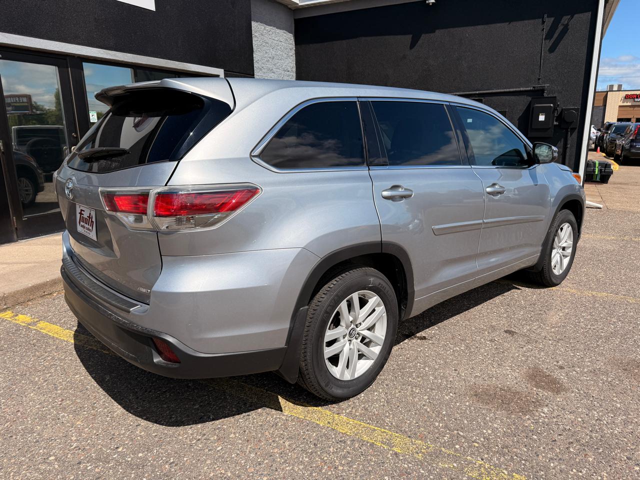 Toyota Highlander LE AWD V6 2016