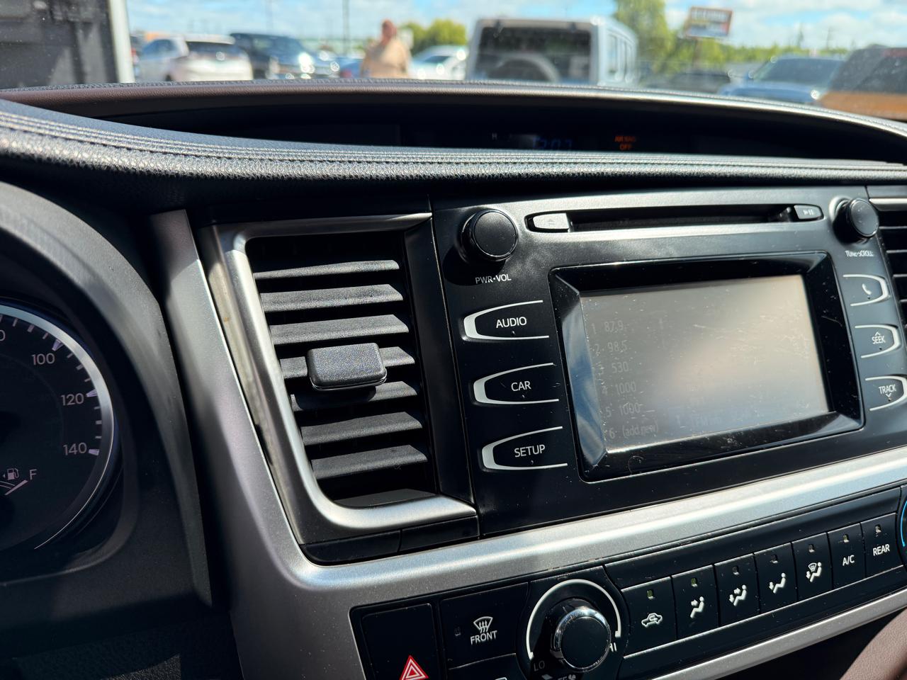 Toyota Highlander LE AWD V6 2016