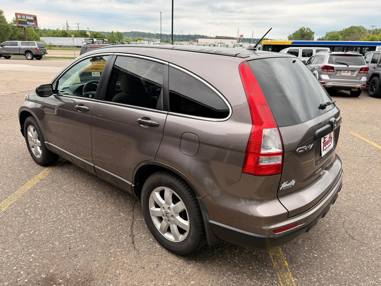 Honda CR-V SE 4WD 5-Speed AT 2011