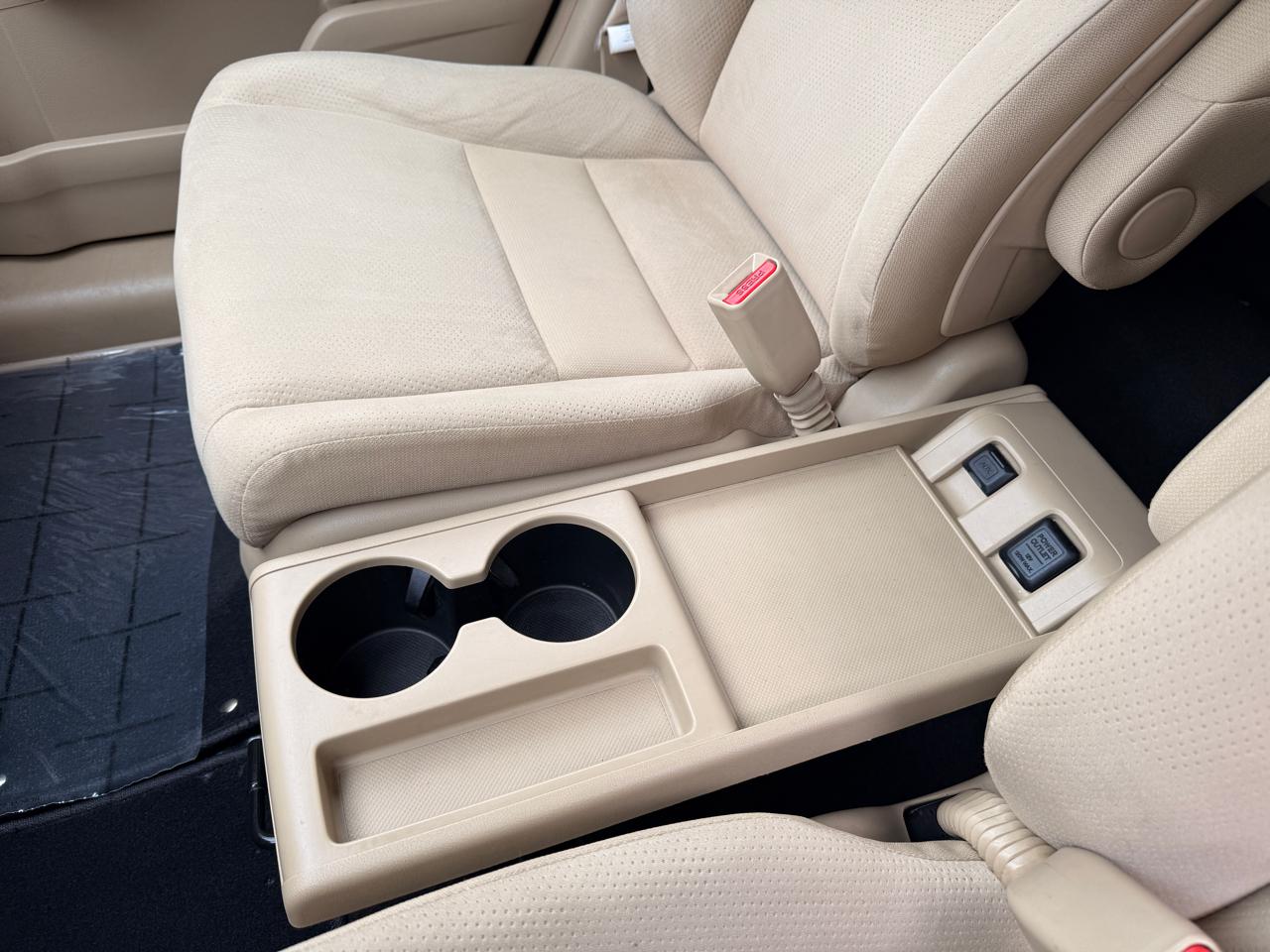 Honda CR-V SE 4WD 5-Speed AT 2011