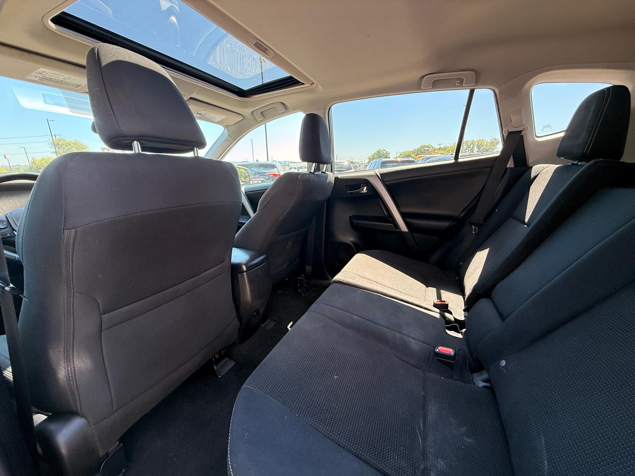 Toyota RAV4 XLE AWD 2016