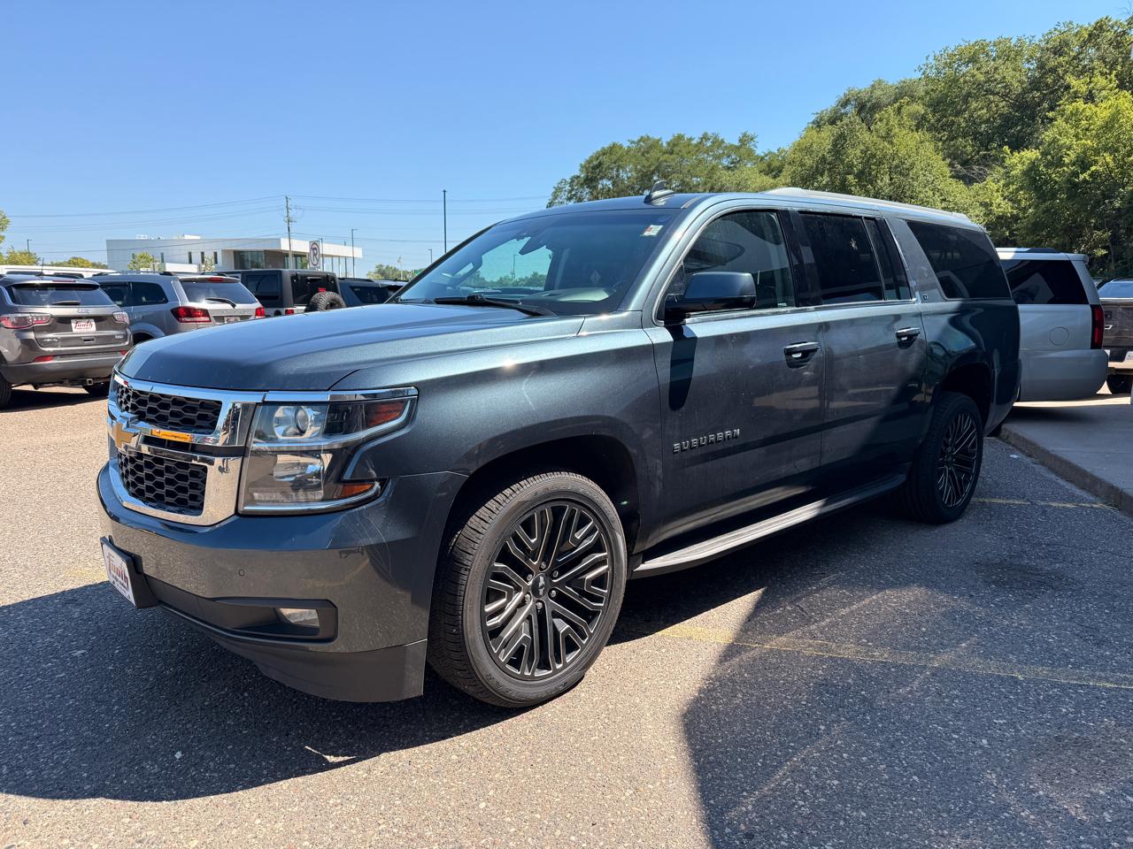 Chevrolet Suburban LT 4WD 2019
