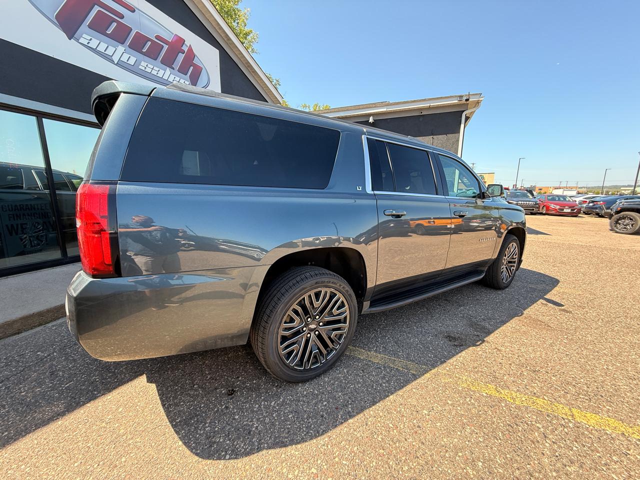Chevrolet Suburban LT 4WD 2019