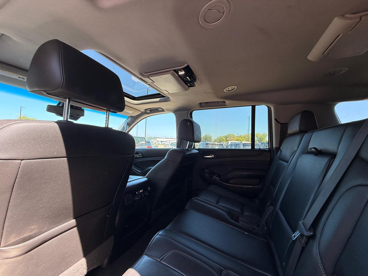 Chevrolet Suburban LT 4WD 2019