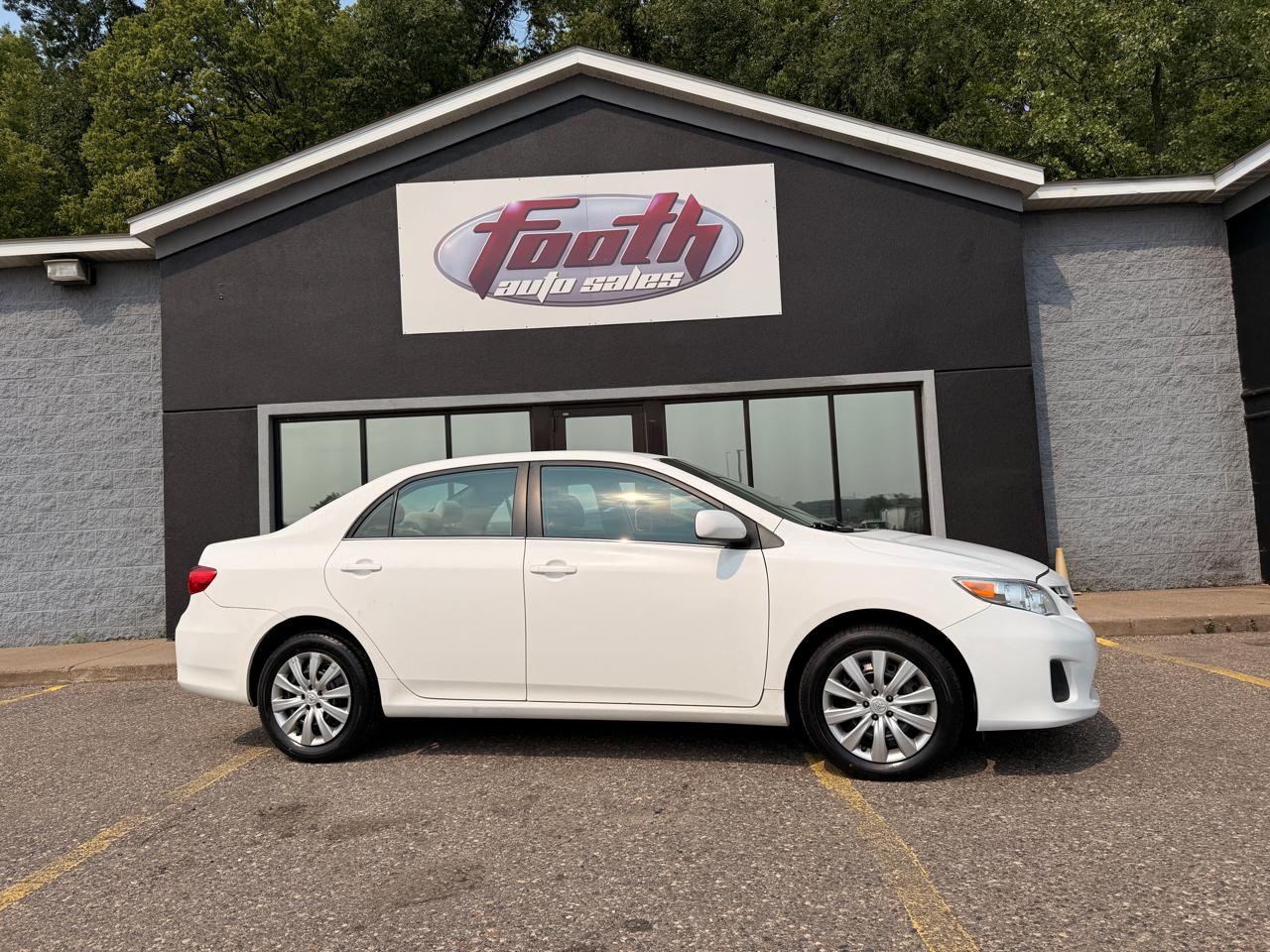 Toyota Corolla 4dr Sdn Auto LE (Natl) 2013
