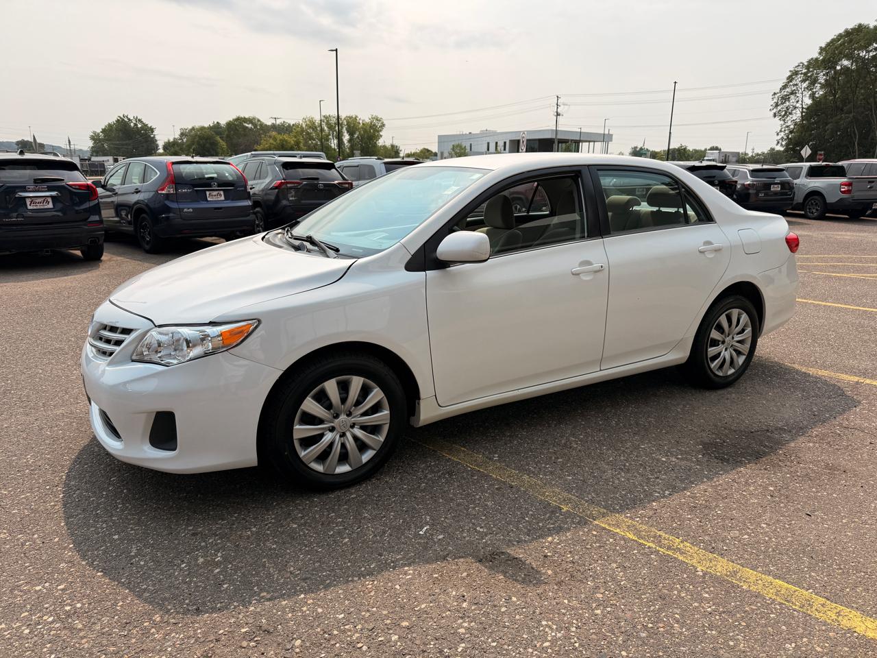 Toyota Corolla 4dr Sdn Auto LE (Natl) 2013