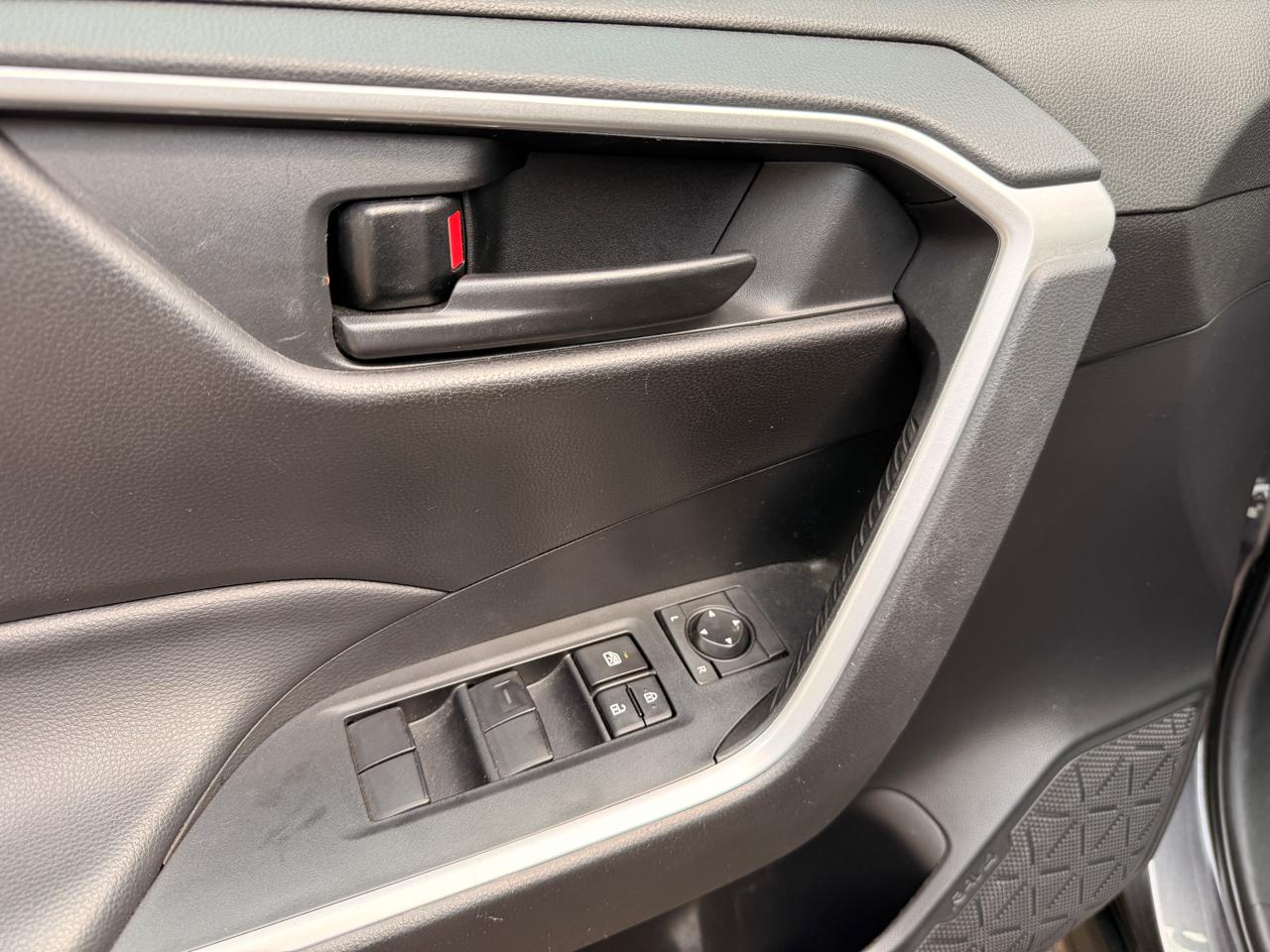 Toyota RAV4 Hybrid LE 2022