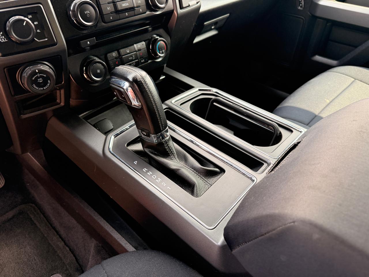 Ford F-150 4WD SuperCrew 150" XLT 2016
