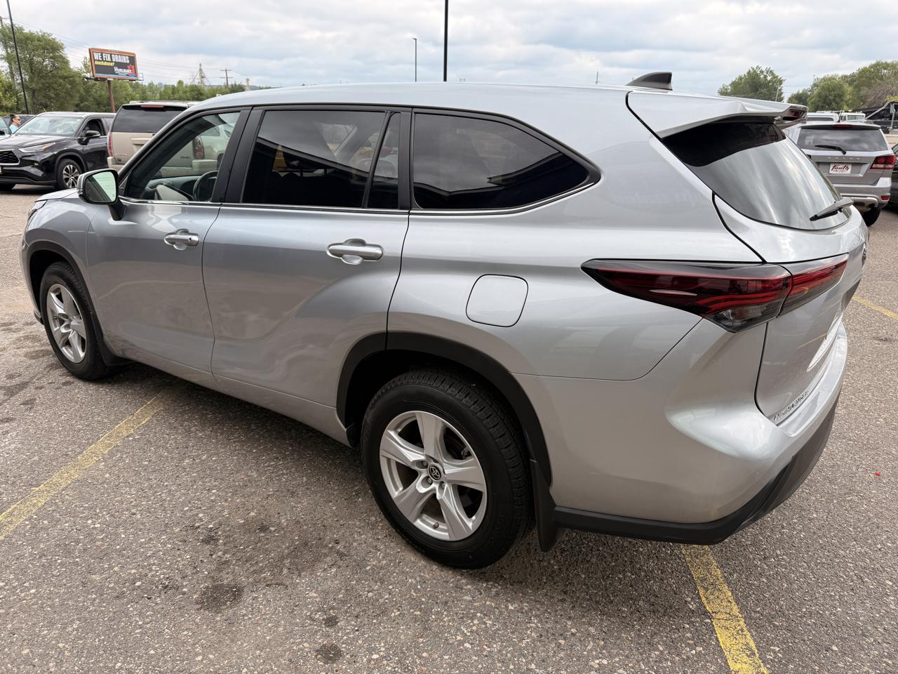 Toyota Highlander LE 4D SUV AWD 2024