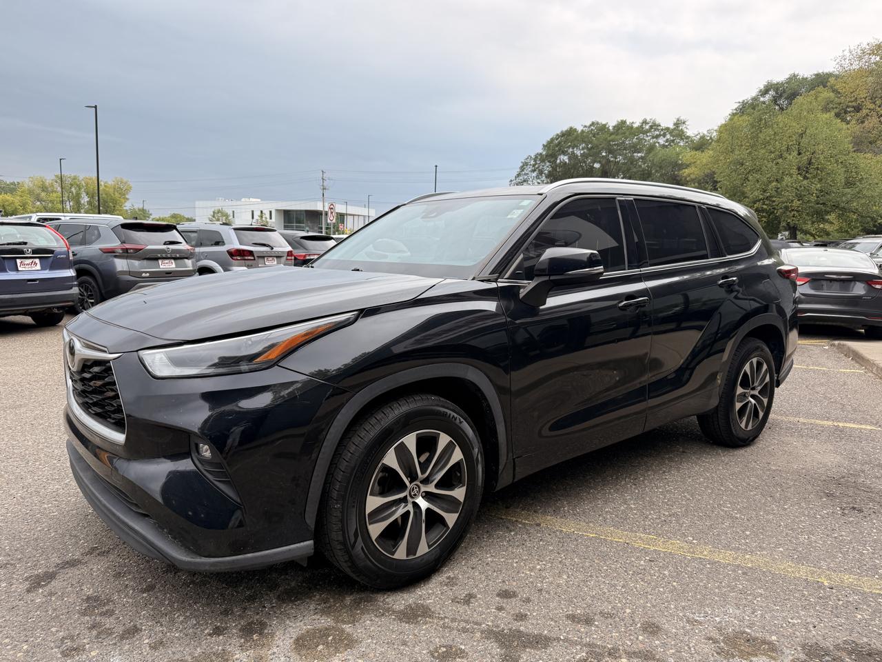 Toyota Highlander XLE FWD V6 2021