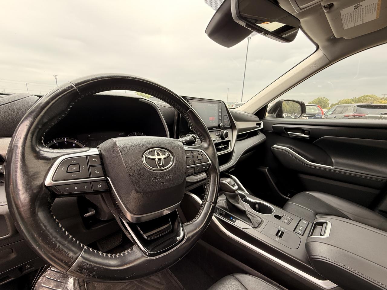 Toyota Highlander XLE FWD V6 2021