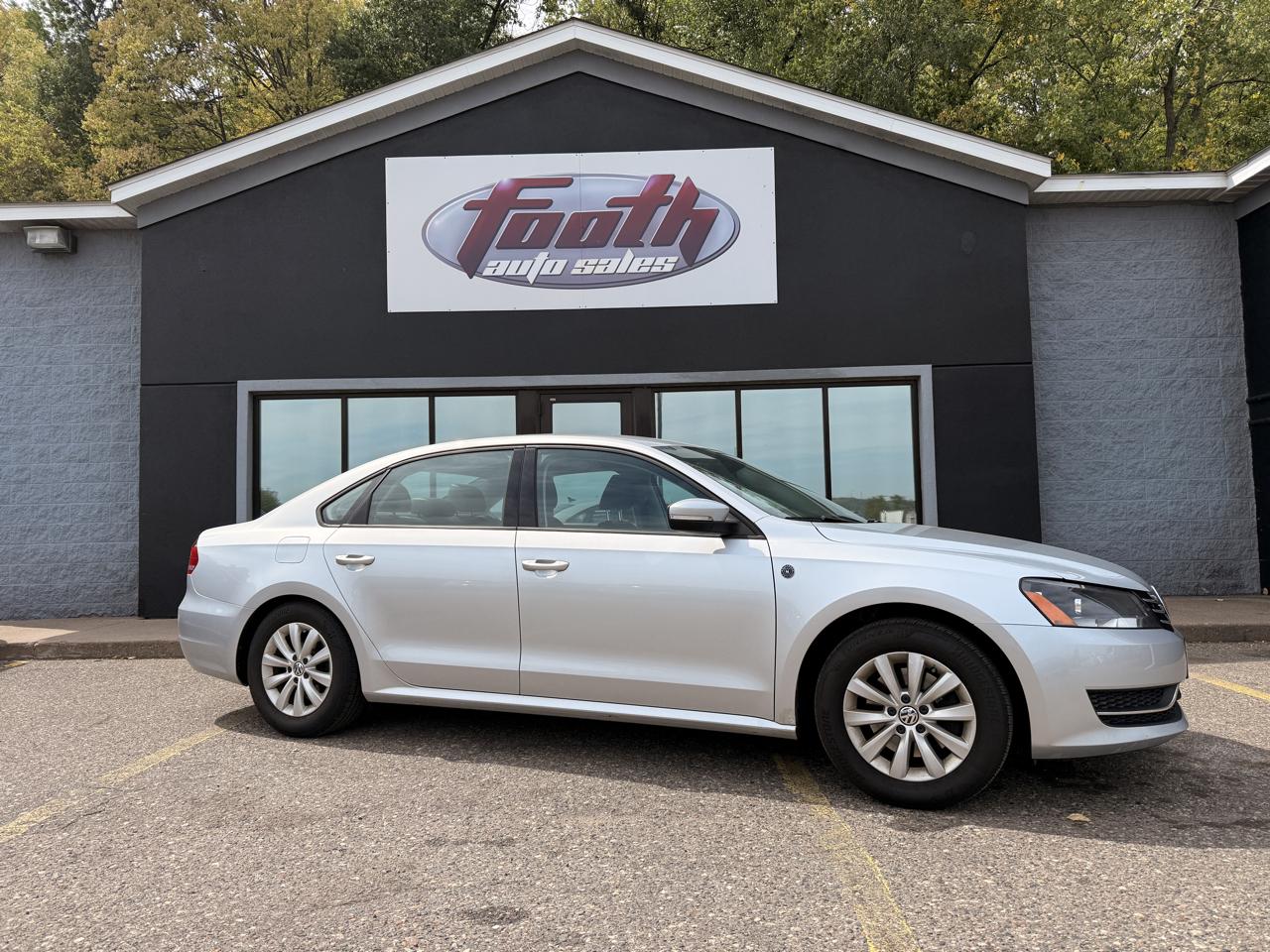 Volkswagen Passat 4dr Sdn 1.8T Auto Wolfsburg Ed 2015
