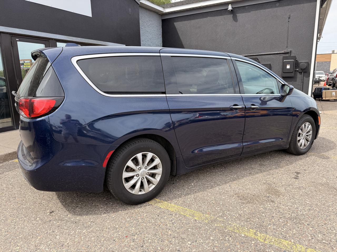 Chrysler Pacifica Touring Plus 2019