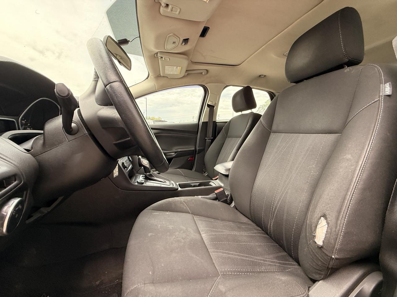 Ford Focus SE Hatch 2015