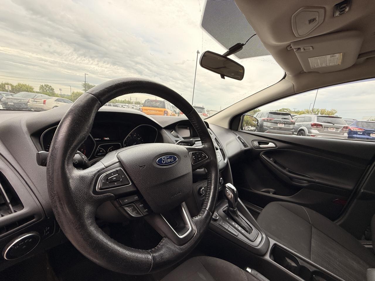 Ford Focus SE Hatch 2015