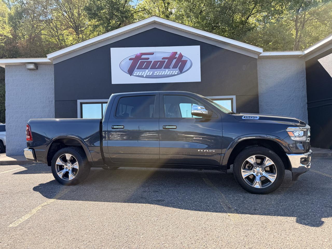 RAM 1500 Laramie Crew Cab SWB 4WD 2021