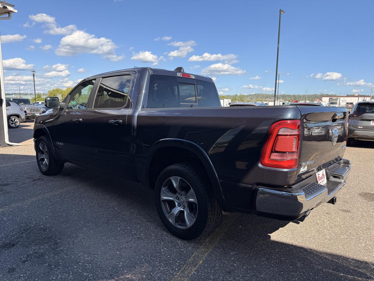 RAM 1500 Laramie Crew Cab SWB 4WD 2021