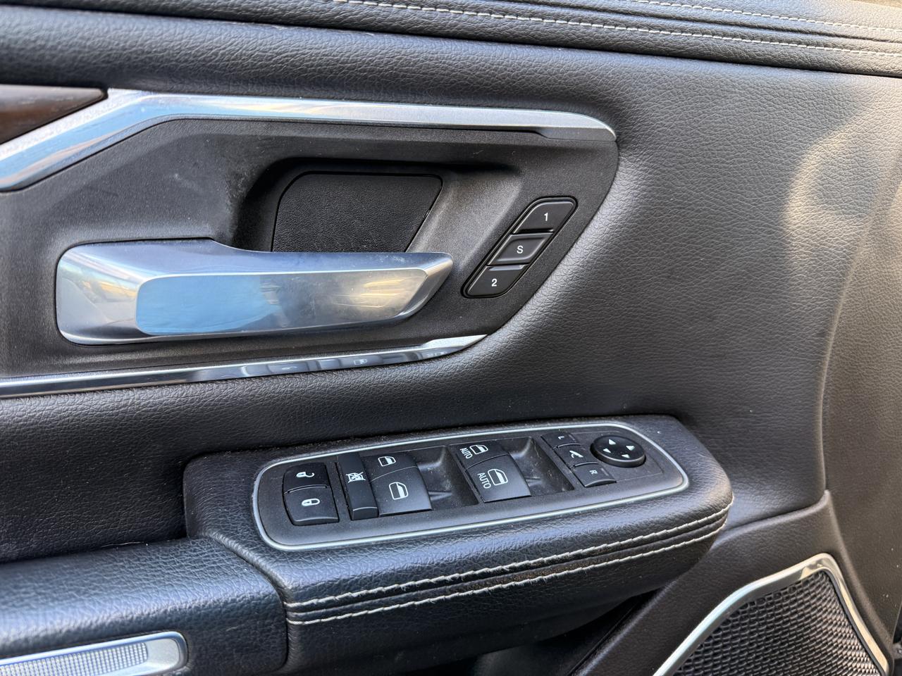 RAM 1500 Laramie Crew Cab SWB 4WD 2021