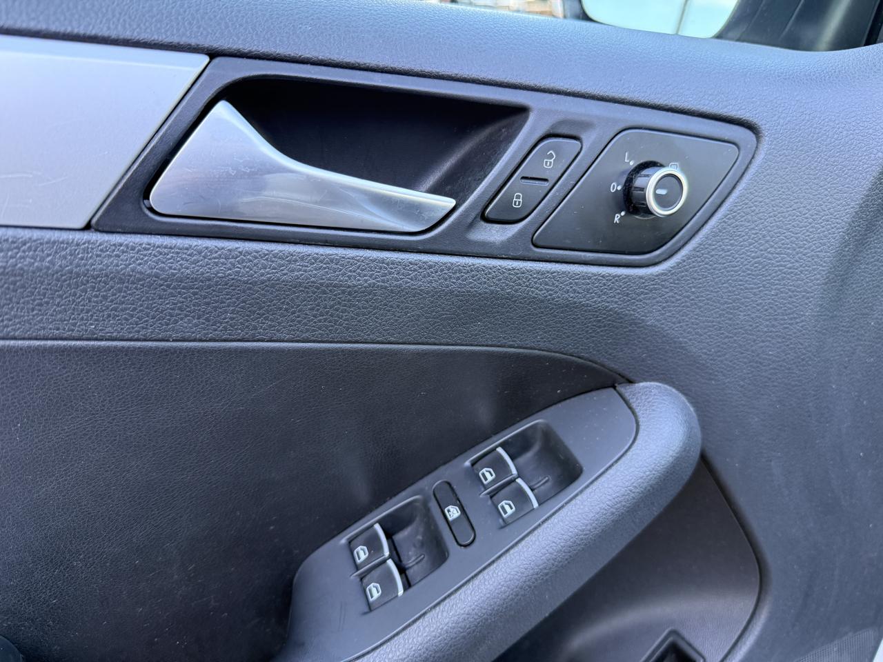 Volkswagen Jetta SE 2013