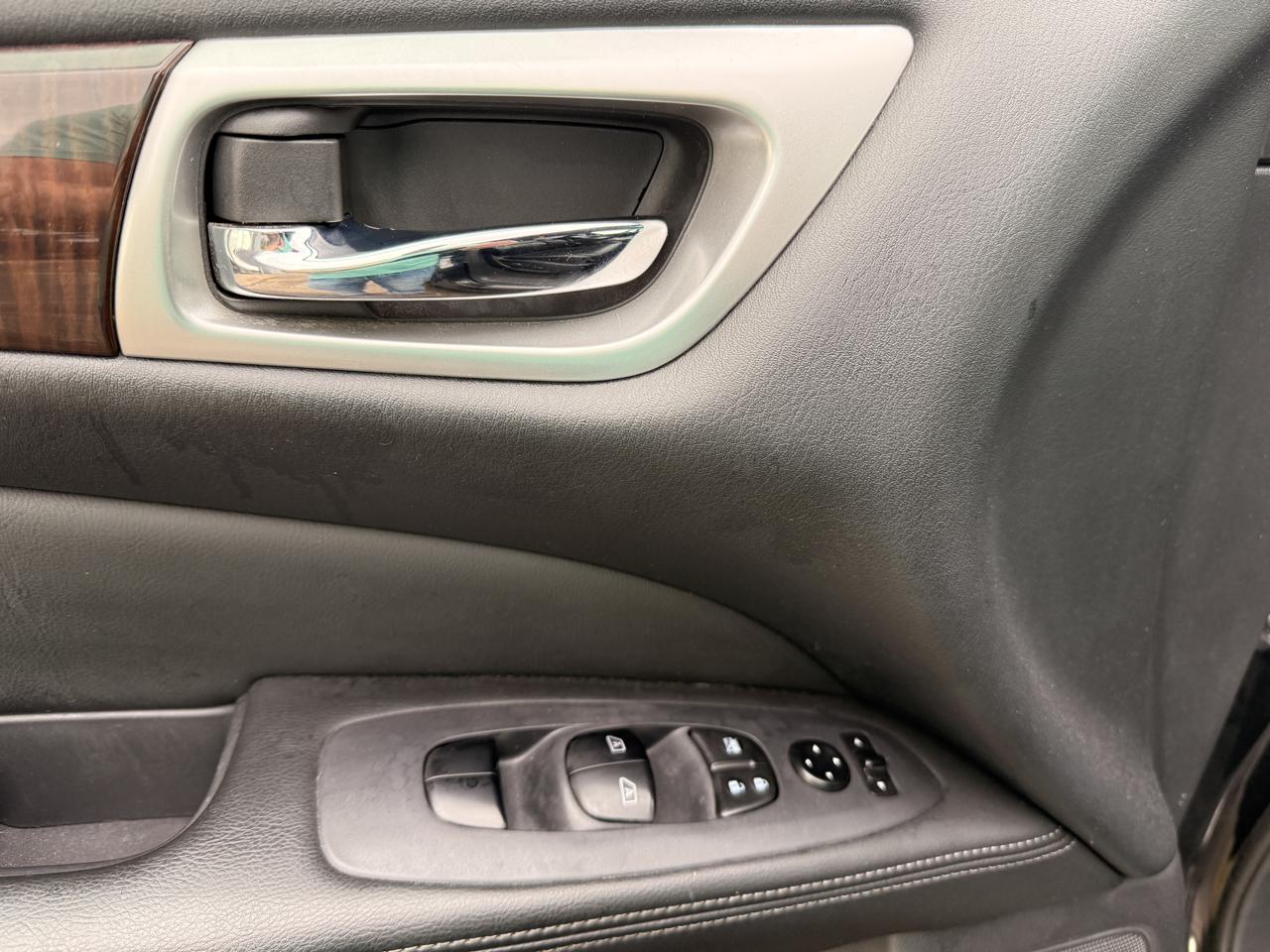 Nissan Pathfinder 4WD 4dr SL 2015