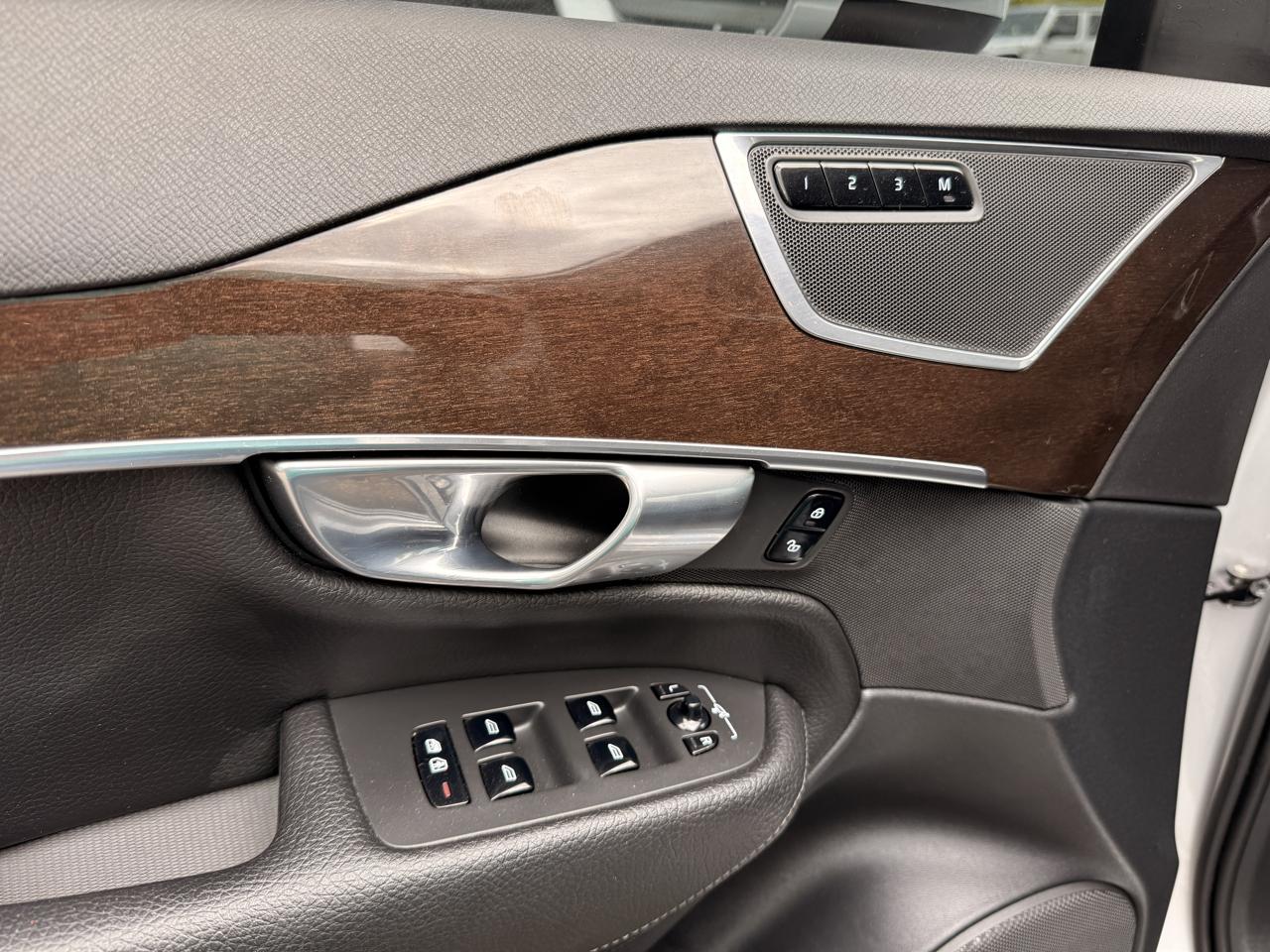 Volvo XC90 T5 Momentum 2018