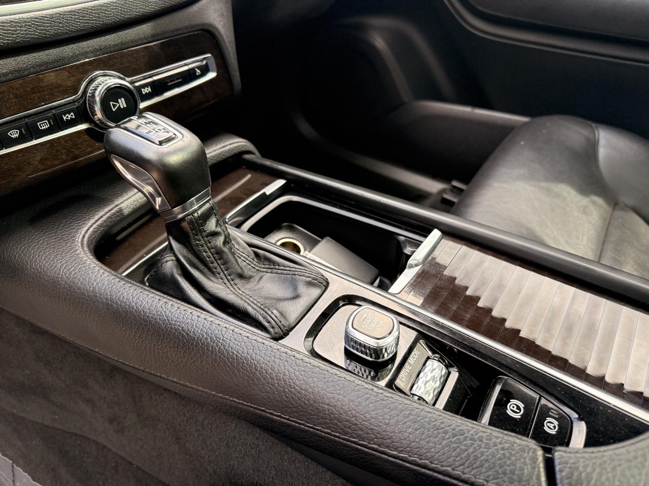 Volvo XC90 T5 Momentum 2018