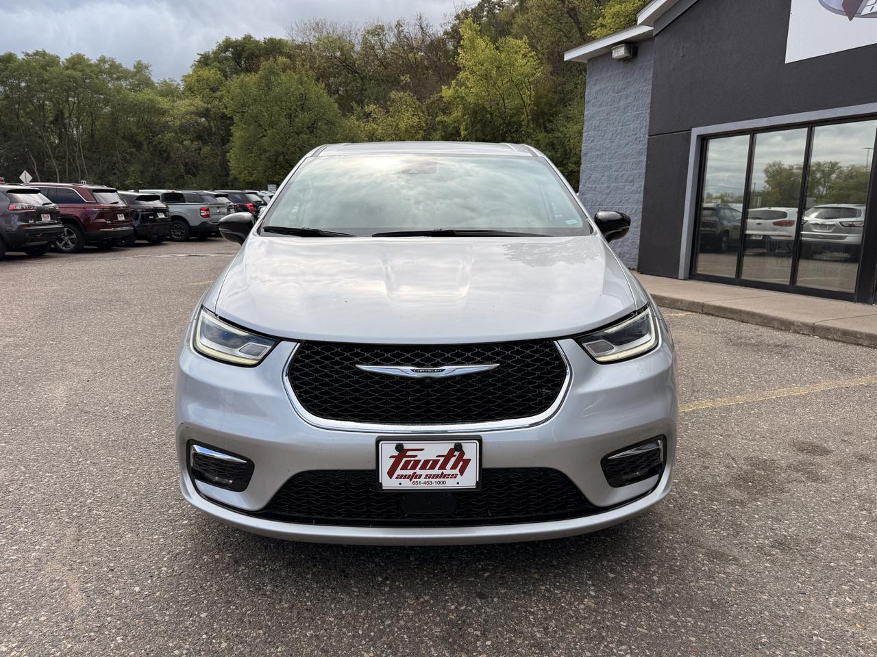 Chrysler Pacifica Touring L 2024