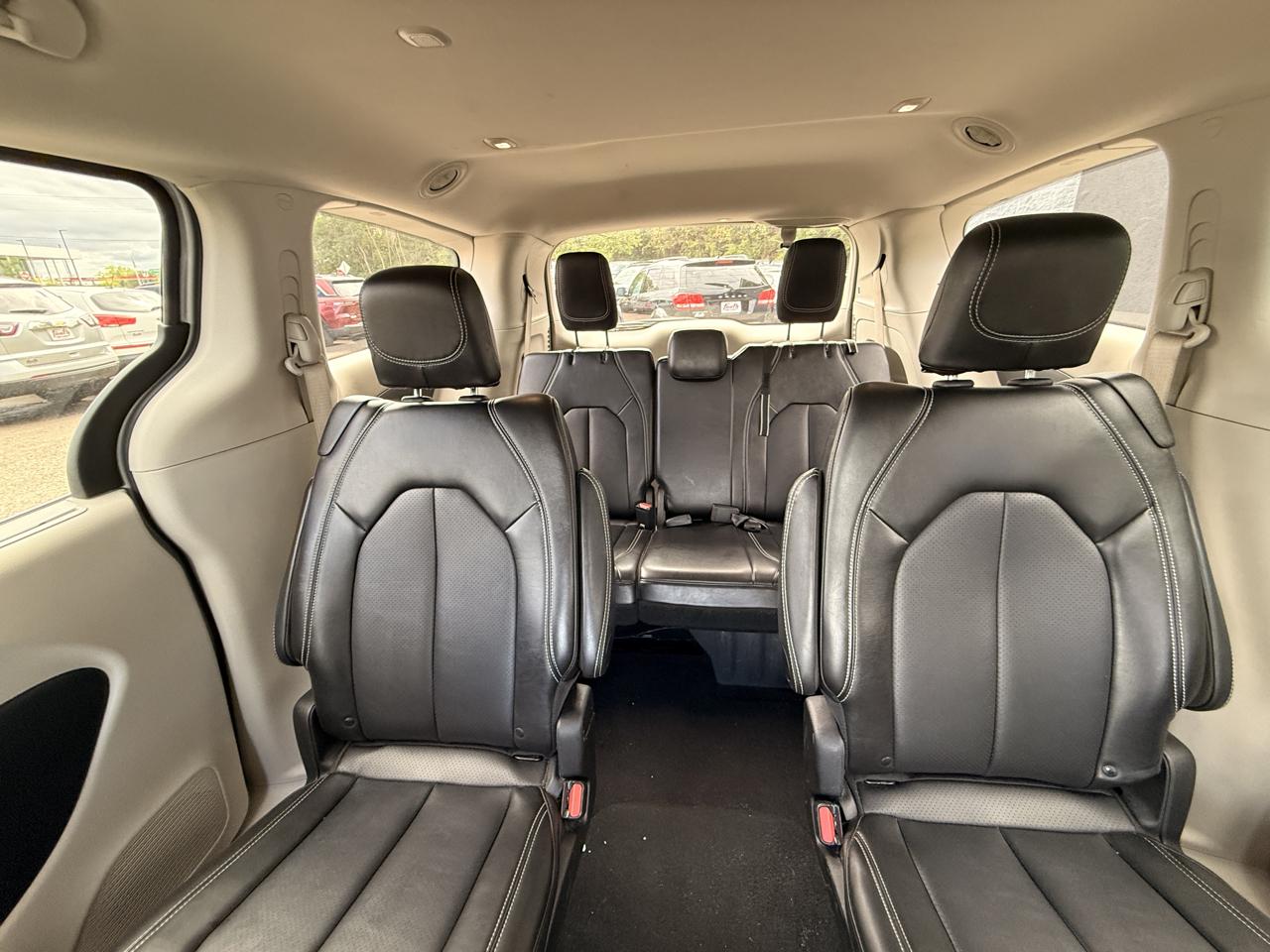 Chrysler Pacifica Touring L 2024