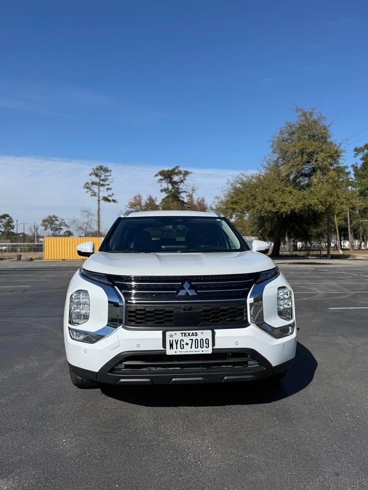 Mitsubishi Outlander ES 2024