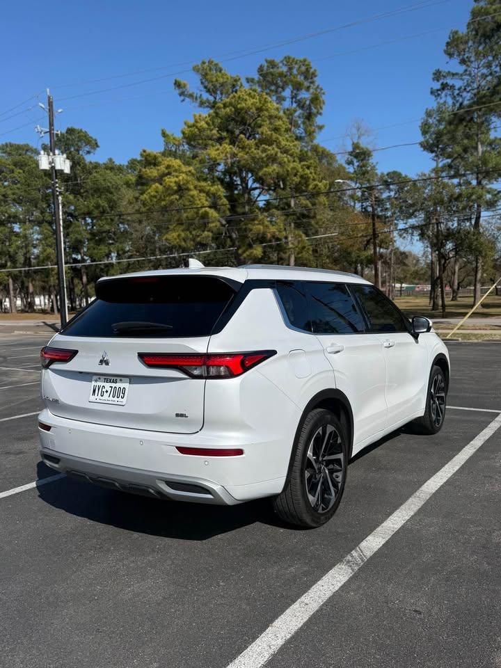 Mitsubishi Outlander ES 2024