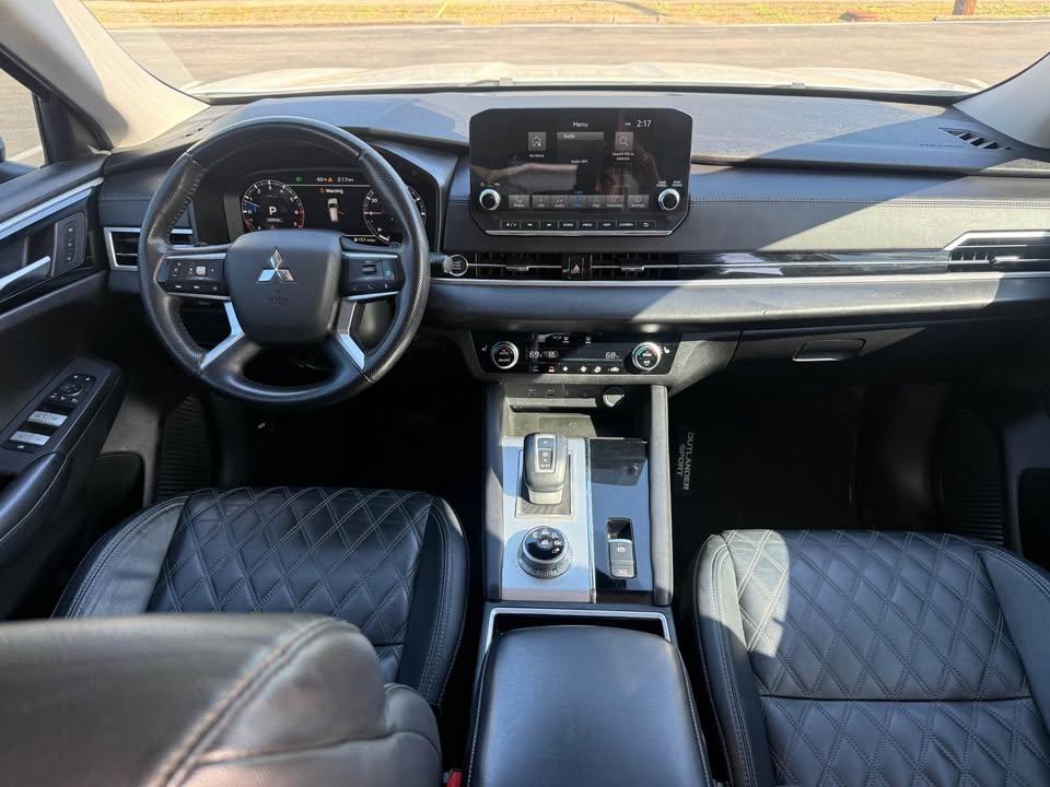 Mitsubishi Outlander ES 2024