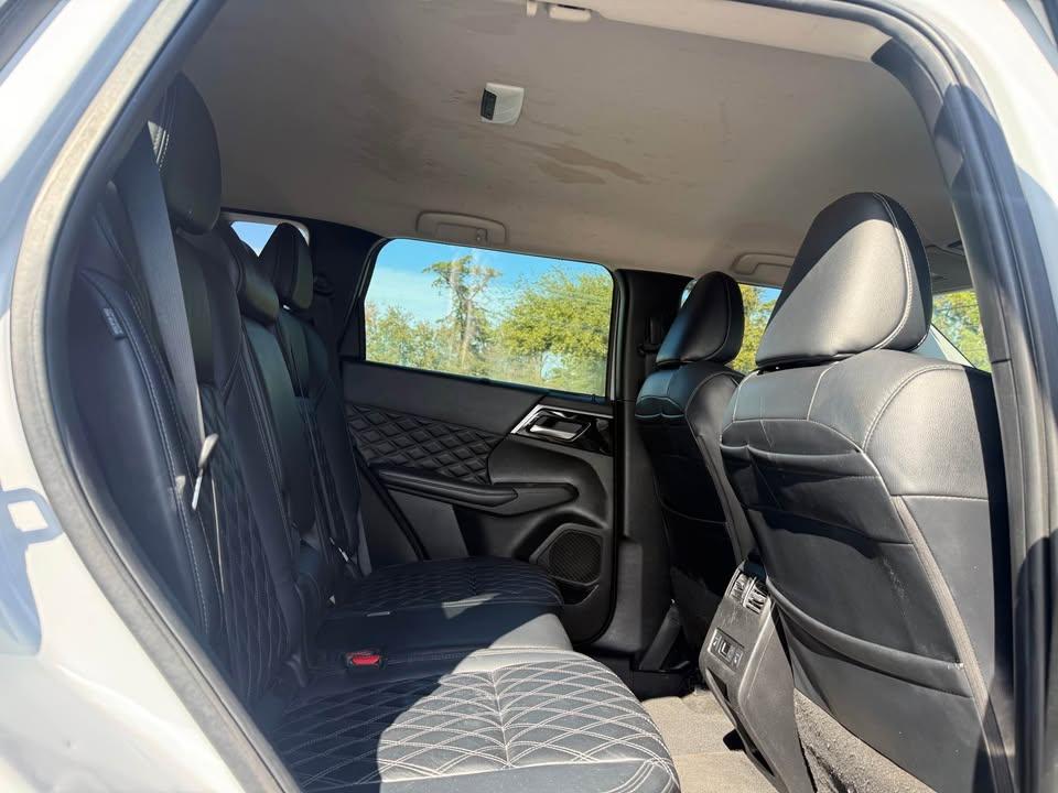 Mitsubishi Outlander ES 2024