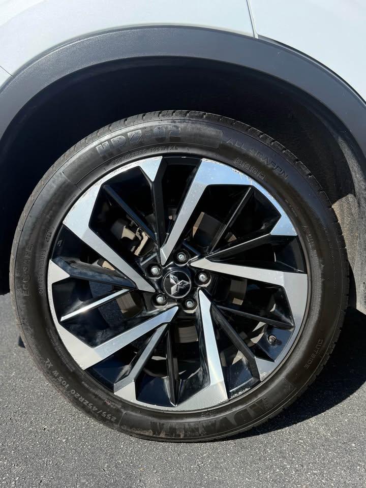 Mitsubishi Outlander ES 2024