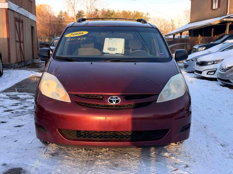 Toyota Sienna LE 7-Passenger 2006