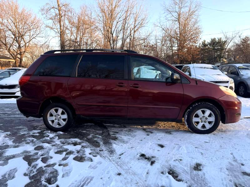 Toyota Sienna LE 7-Passenger 2006