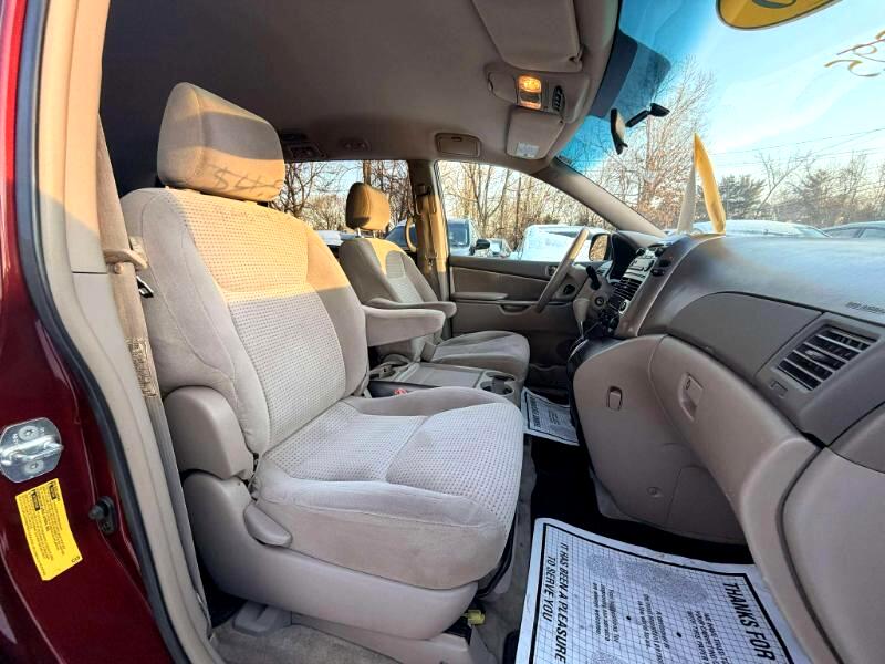 Toyota Sienna LE 7-Passenger 2006