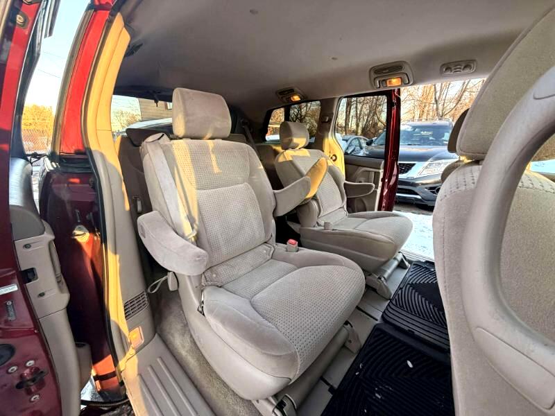 Toyota Sienna LE 7-Passenger 2006