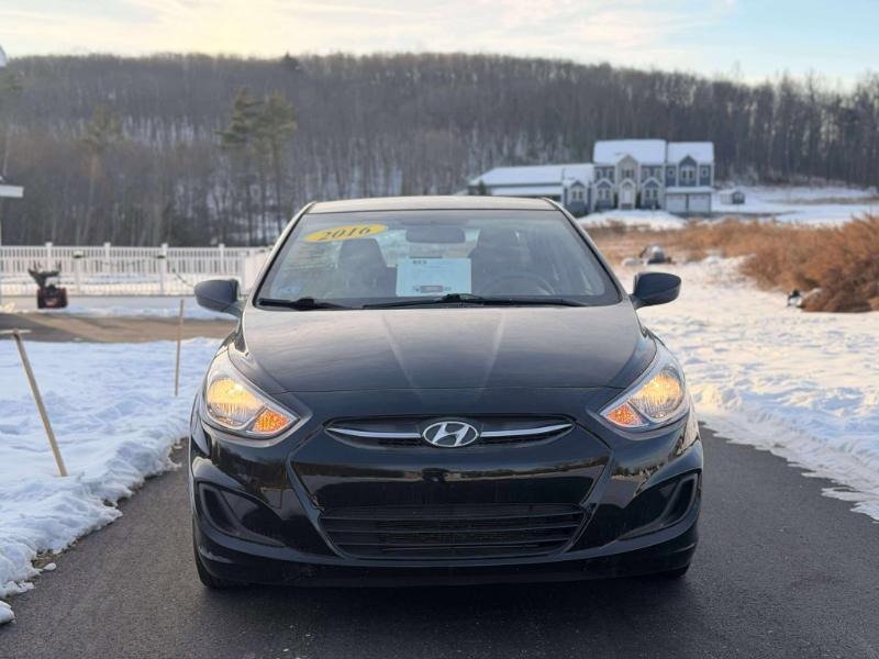 Hyundai Accent SE 4-Door 6A 2016