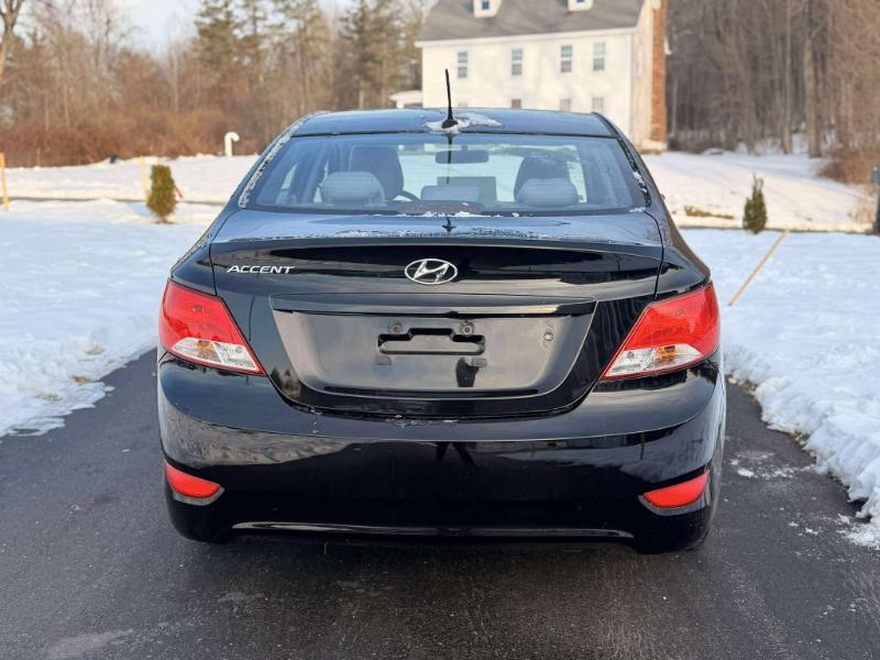 Hyundai Accent SE 4-Door 6A 2016